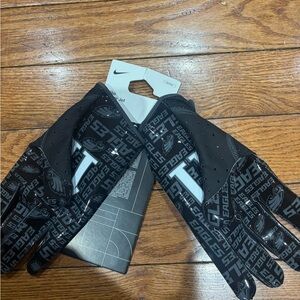 NIKE VAPOR JET 8.0 NFL EAGLES #11 A.J. BROWN PLAYER ISSUED FOOTBALL GLOVES RARE